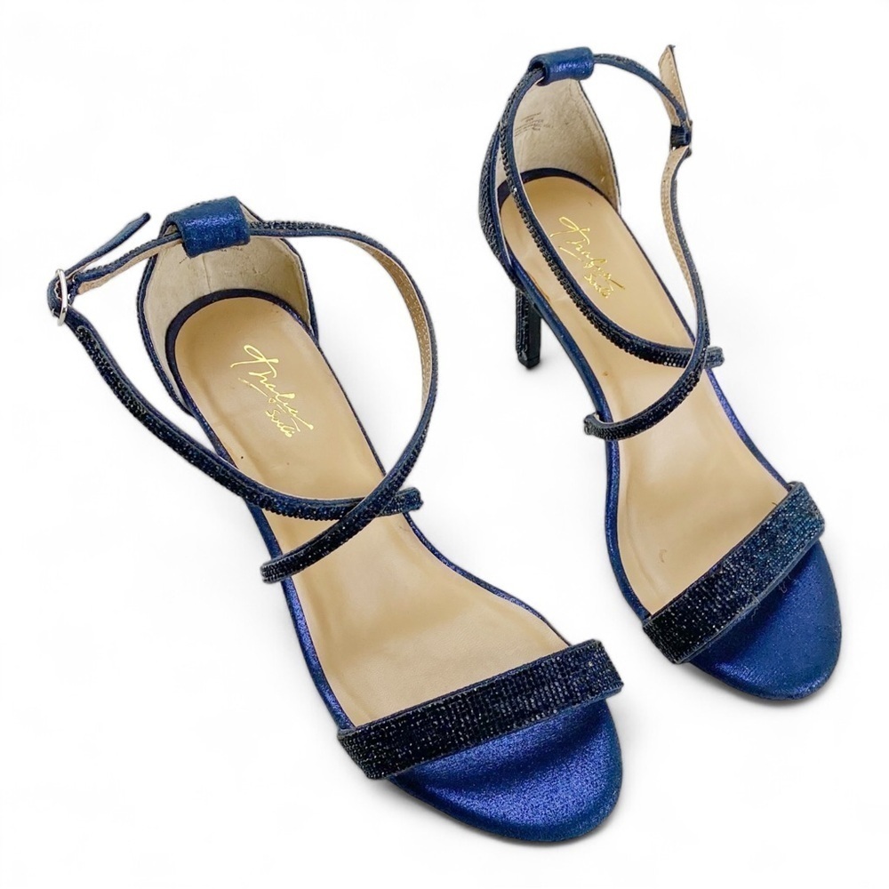 Thalia Sodi Women's Darria Strappy Sandals Navy Blue Size 9W Heel is 3.5 inch - Picture 2 of 5